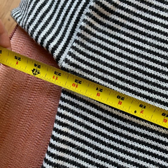 classic minimalist striped sweater - Picture 2 of 7